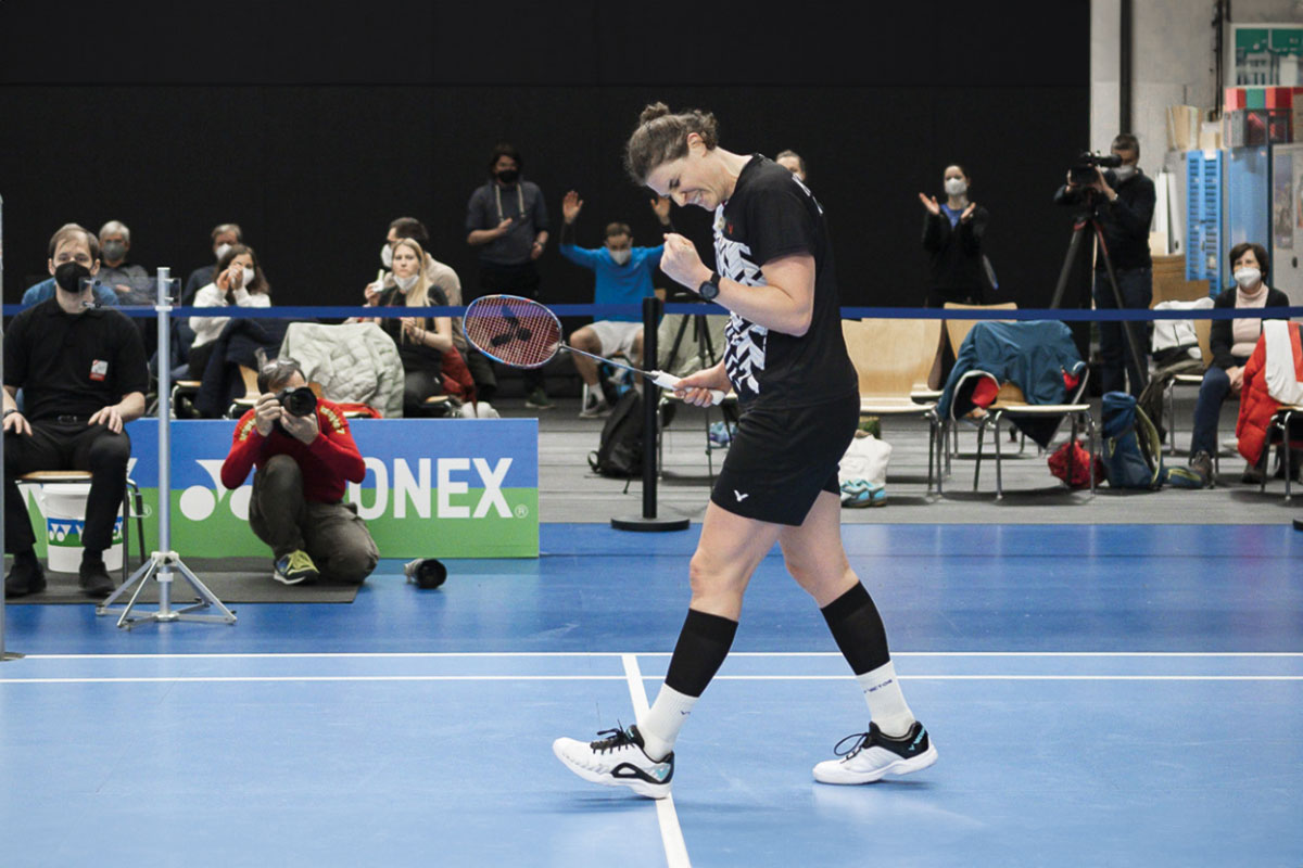 Katrin Neudolt mit Badminton-Schlaeger