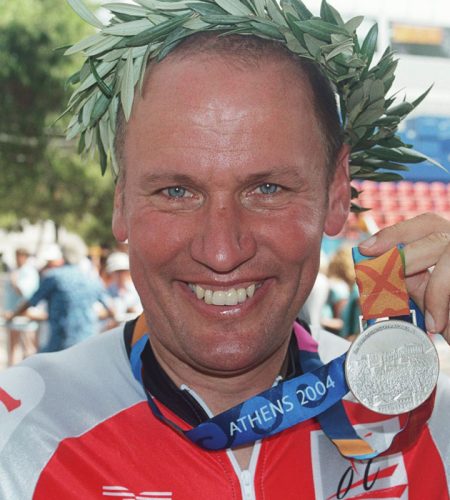Wolfgang Dabernig mit Olympia-Medaille